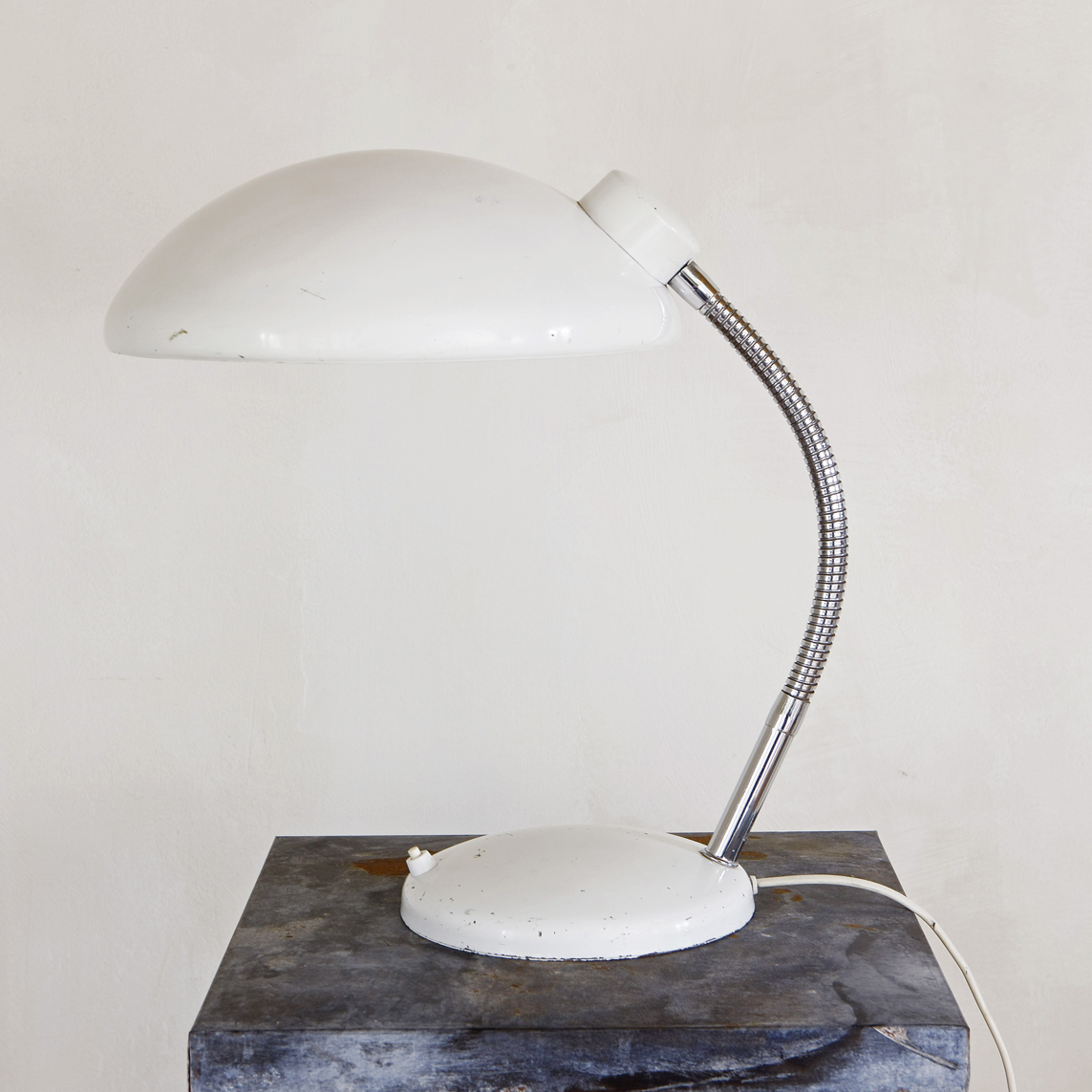 Jaren 60 vintage bureaulamp wit | vintage desk lamp white - Lasting Living